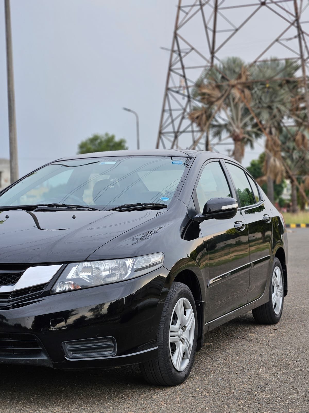 
								Honda City 1.3 i-VTEC full									