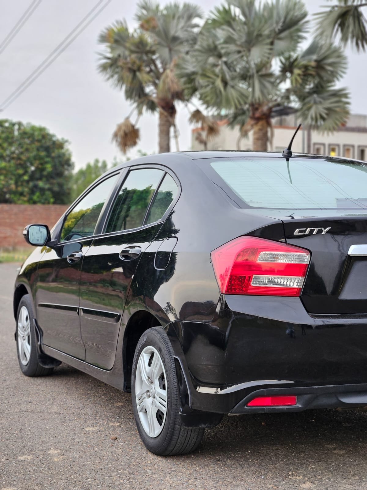 
								Honda City 1.3 i-VTEC full									