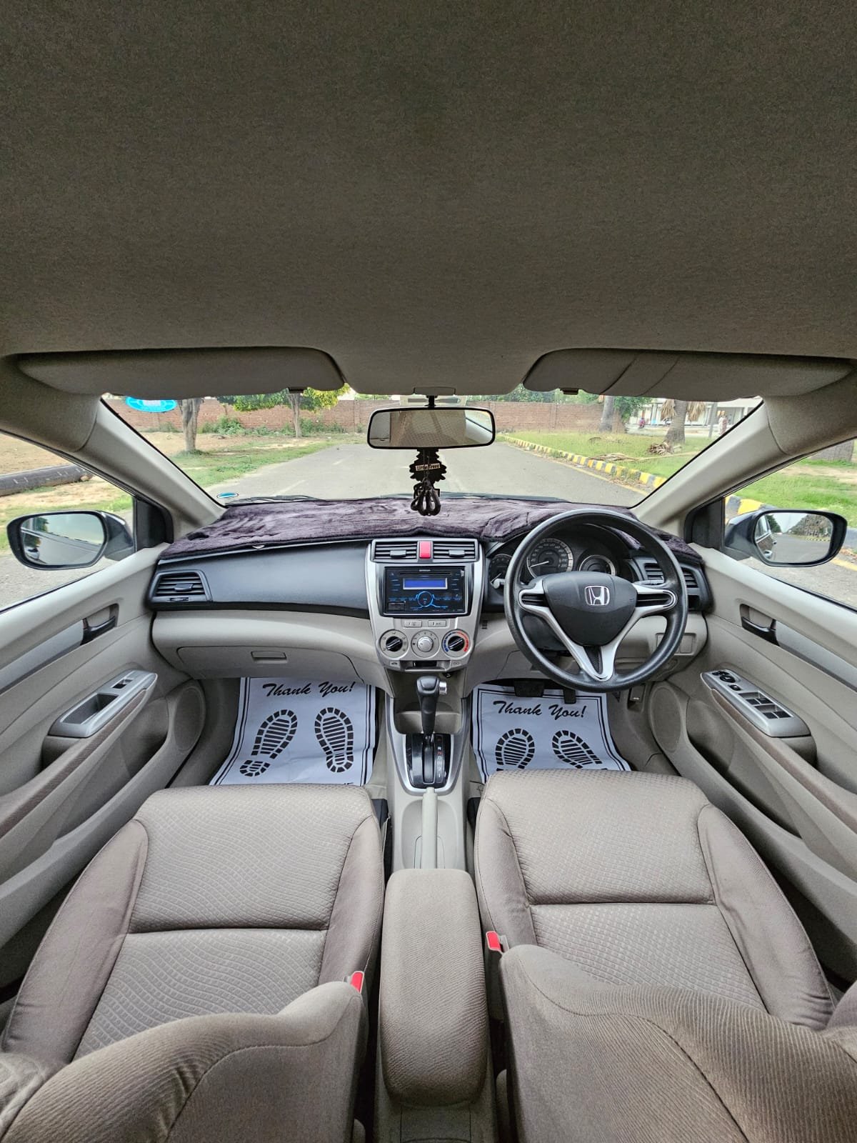 
								Honda City 1.3 i-VTEC full									