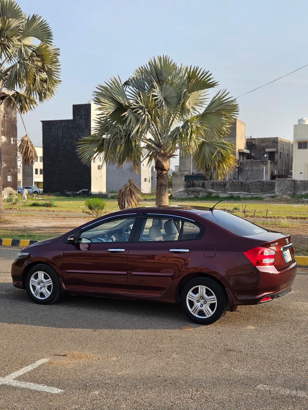
								Honda City 1.3 i-VTEC full									