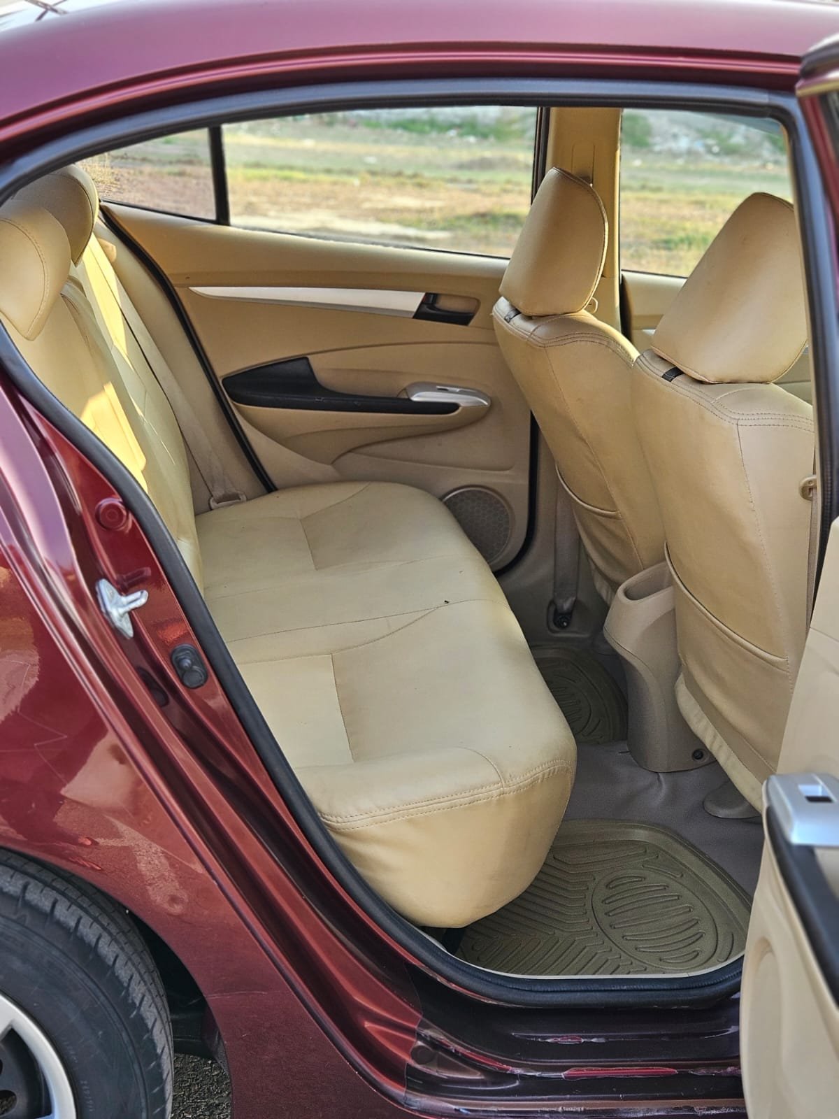 
								Honda City 1.3 i-VTEC full									