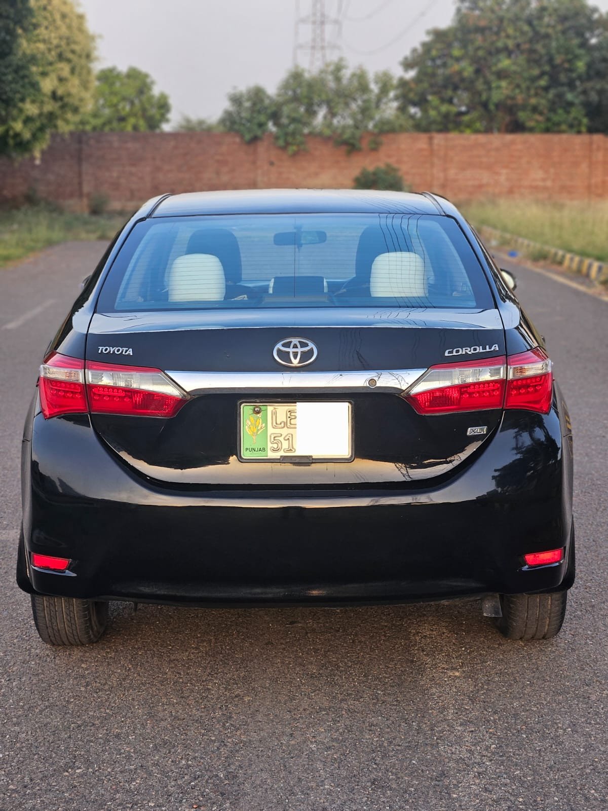 
								Toyota Corolla XLI full									