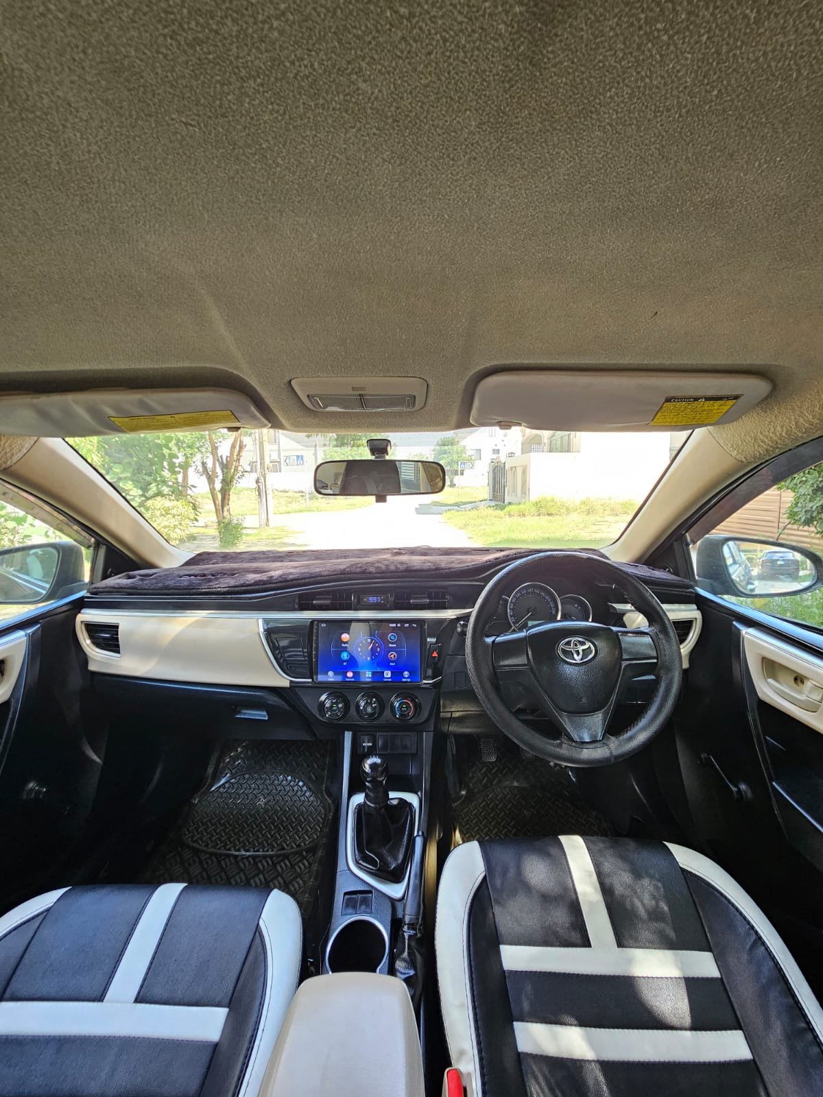 
								Toyota Corolla XLI full									