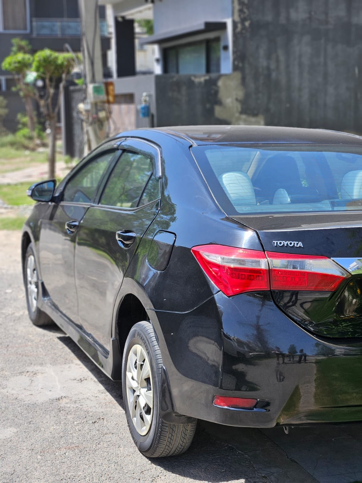 
								Toyota Corolla XLI full									