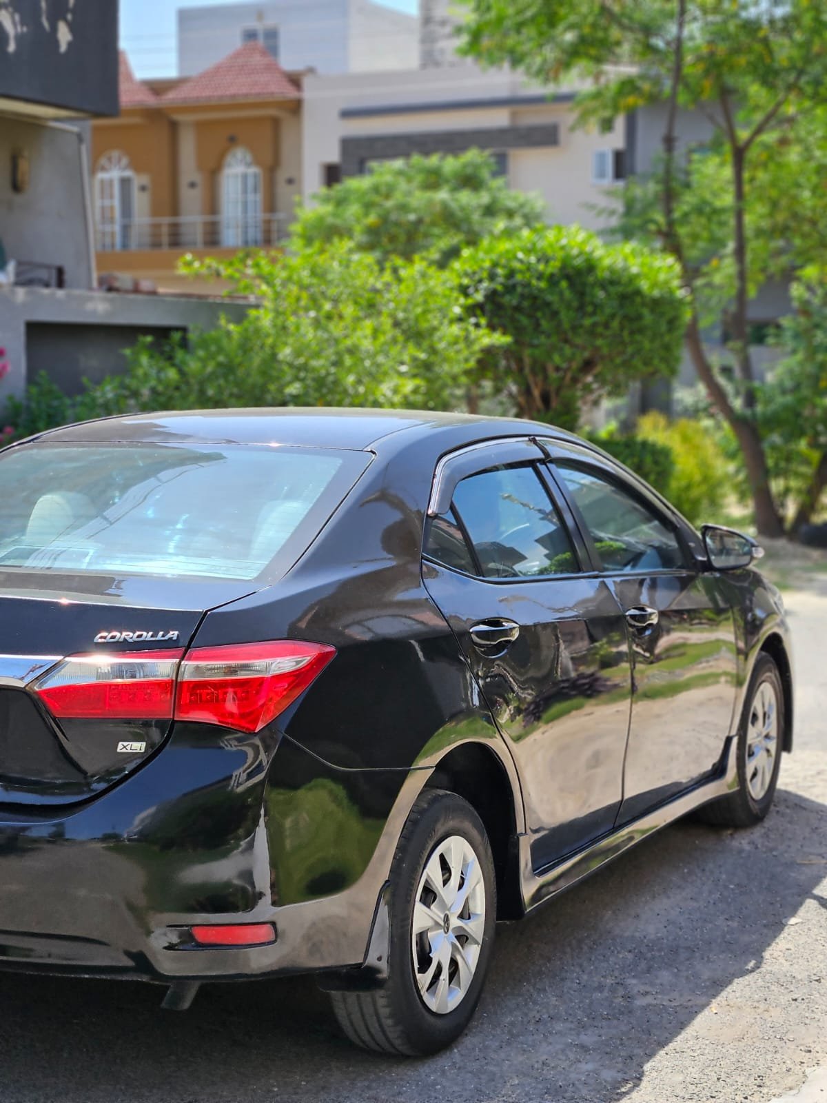 
								Toyota Corolla XLI full									