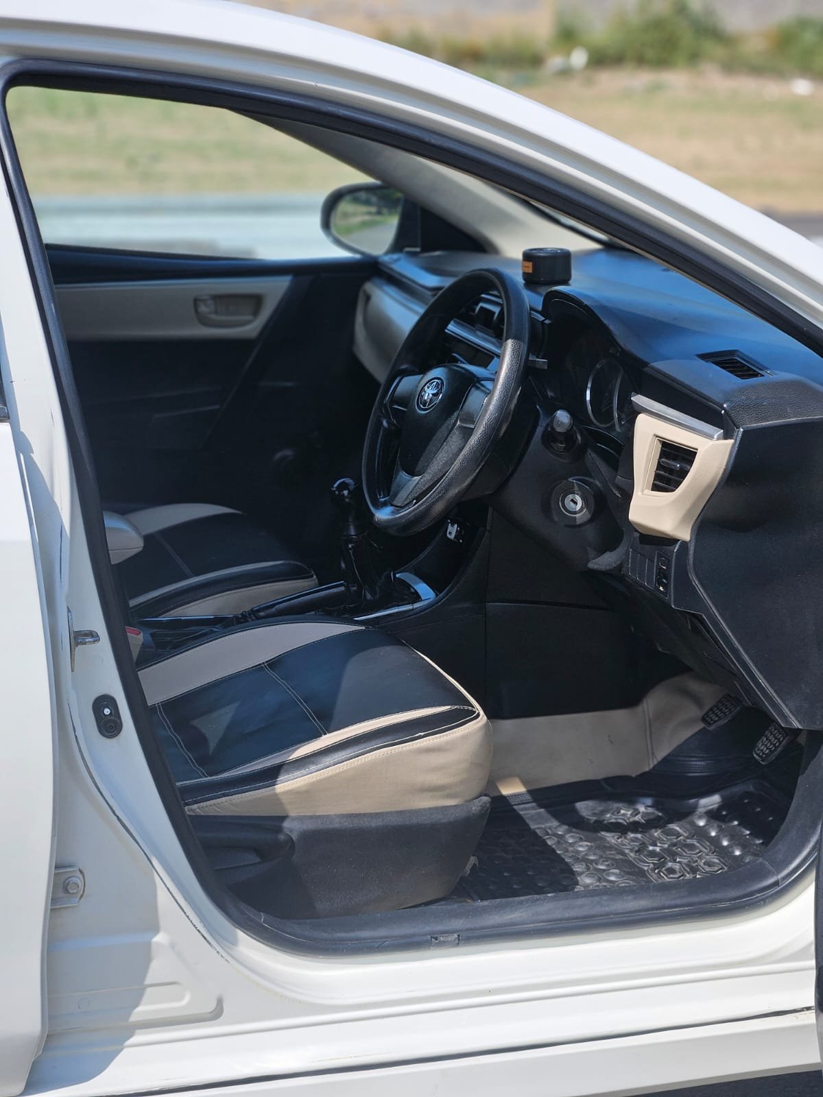 
								Toyota Corolla XLI full									