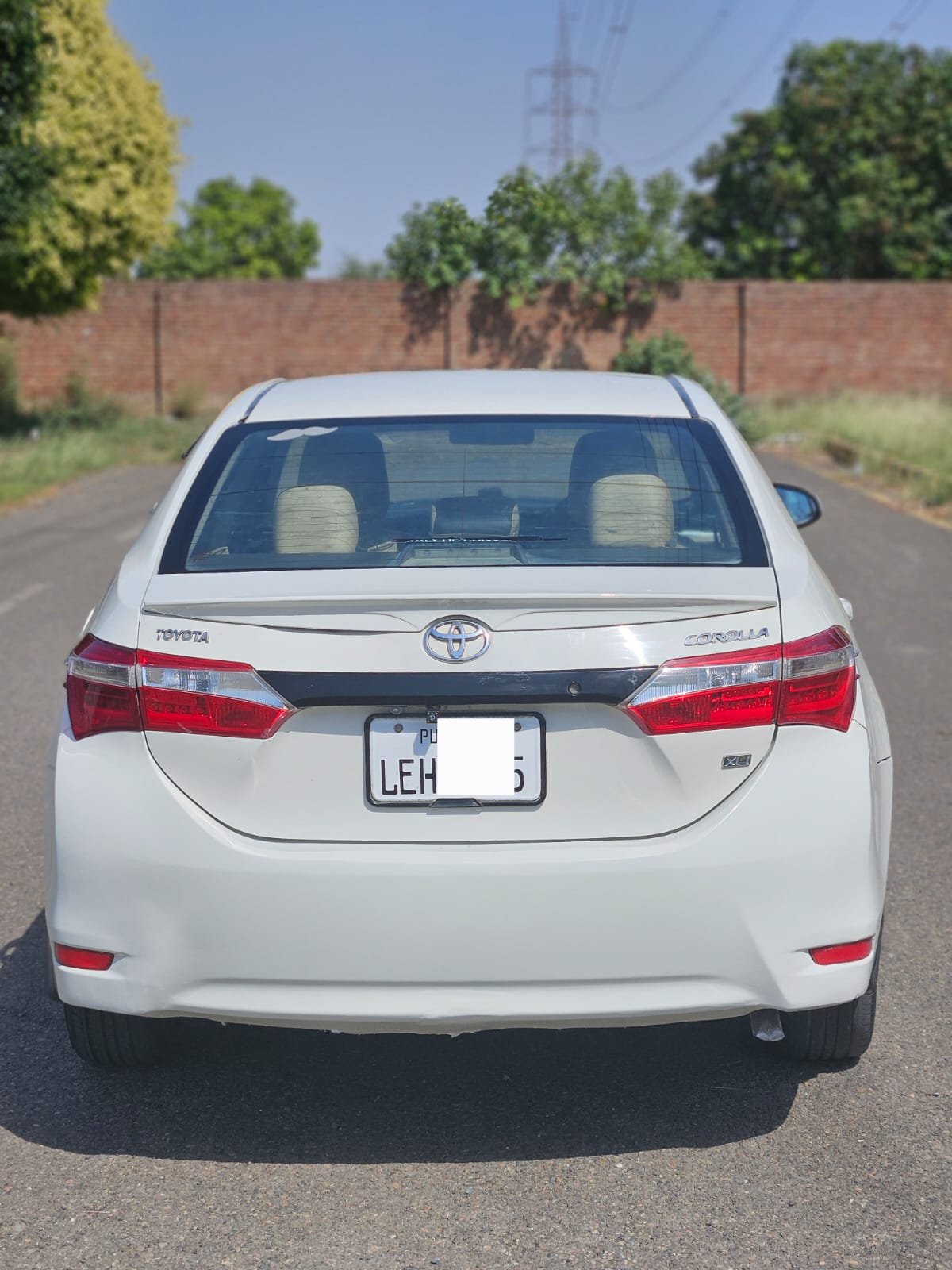 
								Toyota Corolla XLI full									