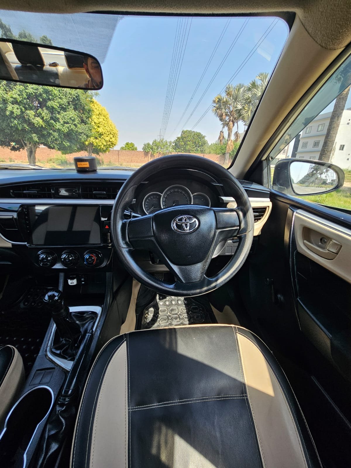 
								Toyota Corolla XLI full									