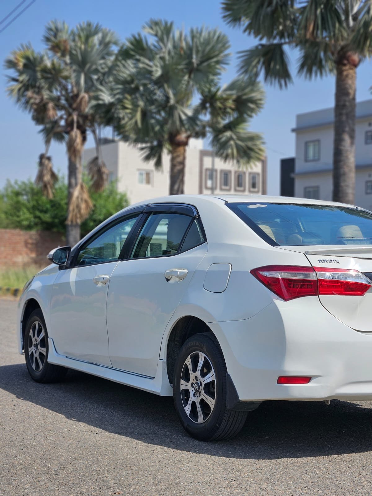 
								Toyota Corolla XLI full									